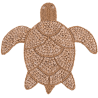 Tortue murale de coquillages et raphia