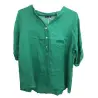 Tunique Violette face vert gazon